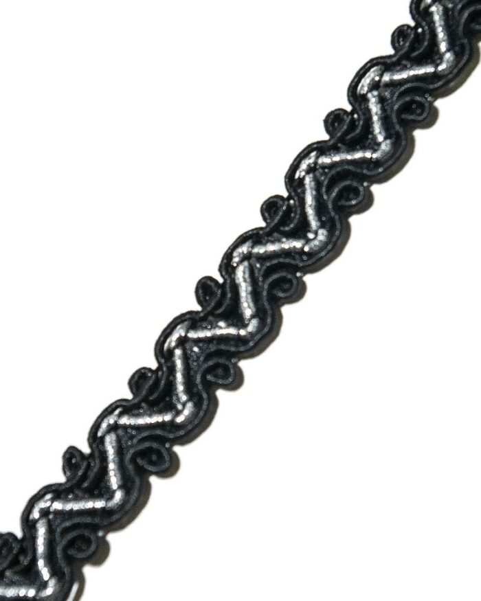Dantela-brodata-lurex-G90-9mm Dantela brodata cu lurex cu aspect metalic argintiu / auriu. Banda lurex dantela.