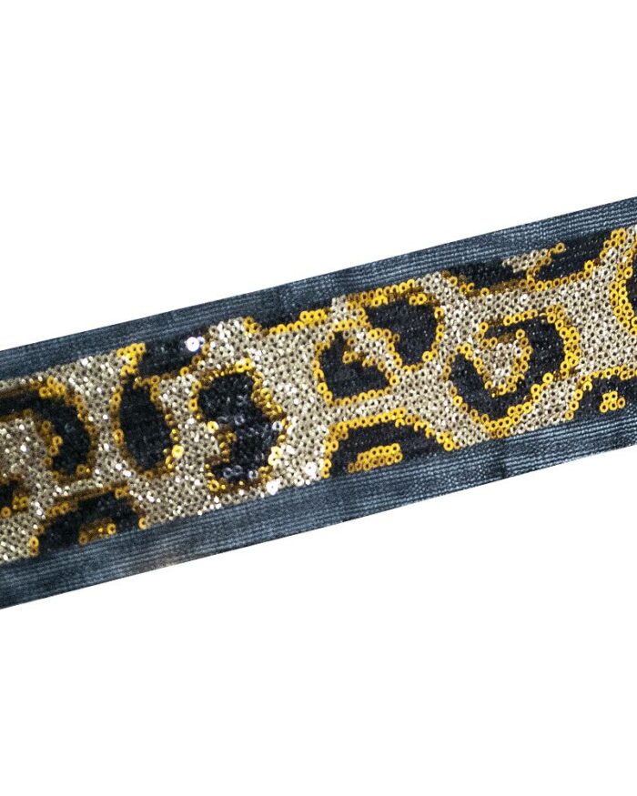 Dantela brodata pasmanterie. Banda dantela. Dantela cu paiete Dantela brodata pasmanterie. Banda dantela. Dantela cu paiete