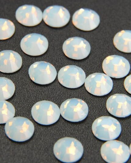 Pietre din sticla tip Swarovski ss30 - 139-white-opal