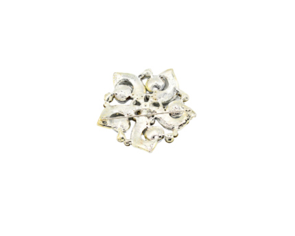 Brosa cu piatra din sticla