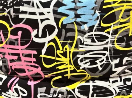 Fas matlasat negru cu imprimeu graffiti
