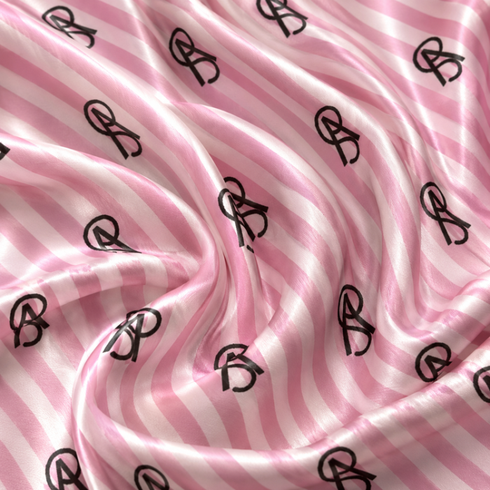 ChatGPT Image 6 iul. 2026, 16_34_23 Material Satin Elastic imprimat cu dungi roz și monogramă - imagine 1